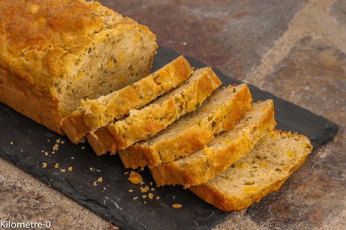 Photo de recette , apéro, cake salé, american cake, maïs, fromage, végétarien, cuisine américaine, US, facile, rapide, bio de de Kilomètre-0, blog de cuisine réalisée à partir de produits de saison et issus de circuits courts