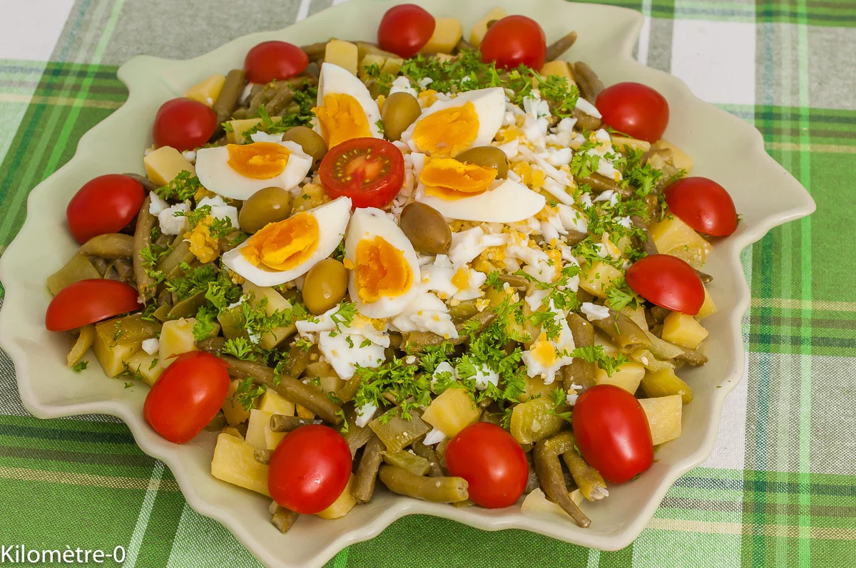 Photo de recette de salade composée, oeufs, haricots verts, cuisine estivale, été, légéumes, végétarienne, légère, healthy, bio de Kilomètre-0, blog de cuisine réalisée à partir de produits de saison et issus de circuits courts
