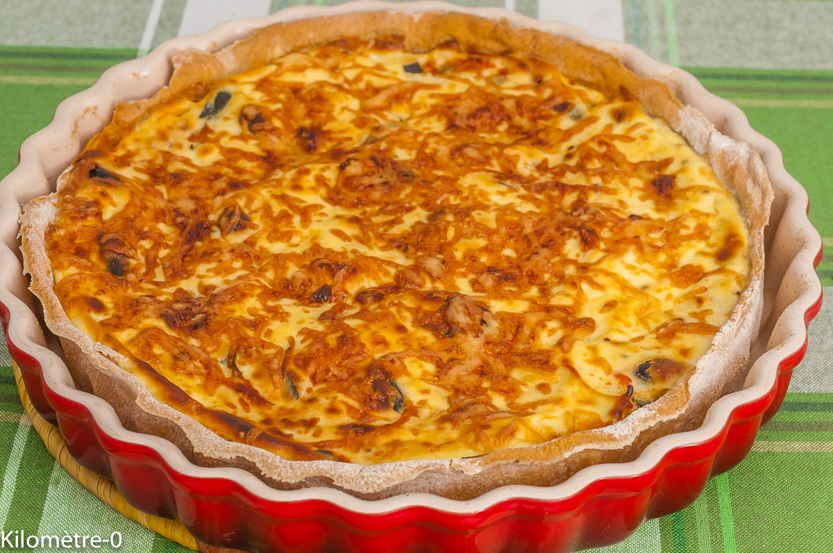 Photo de recette de pizza, tarte aux courgettes, facile, végétarienne, été, automne, facile, bio, maison, Kilomètre-0, blog de cuisine réalisée à partir de produits de saison et issus de circuits courts