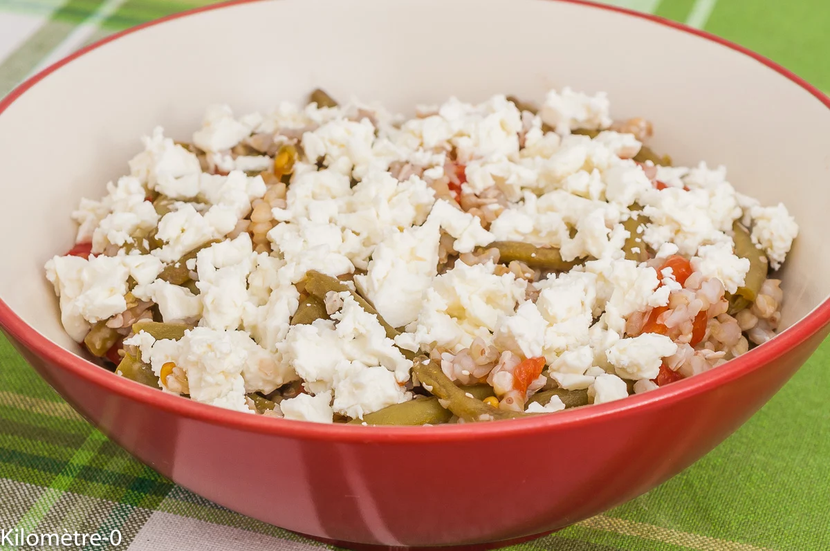 Photo de recette de sarrasin, céréales, poêlée, haricots verts, tomates, été, automne, fêta, fromage, végétarien, healthy, bio deKilomètre-0, blog de cuisine réalisée à partir de produits de saison et issus de circuits courts