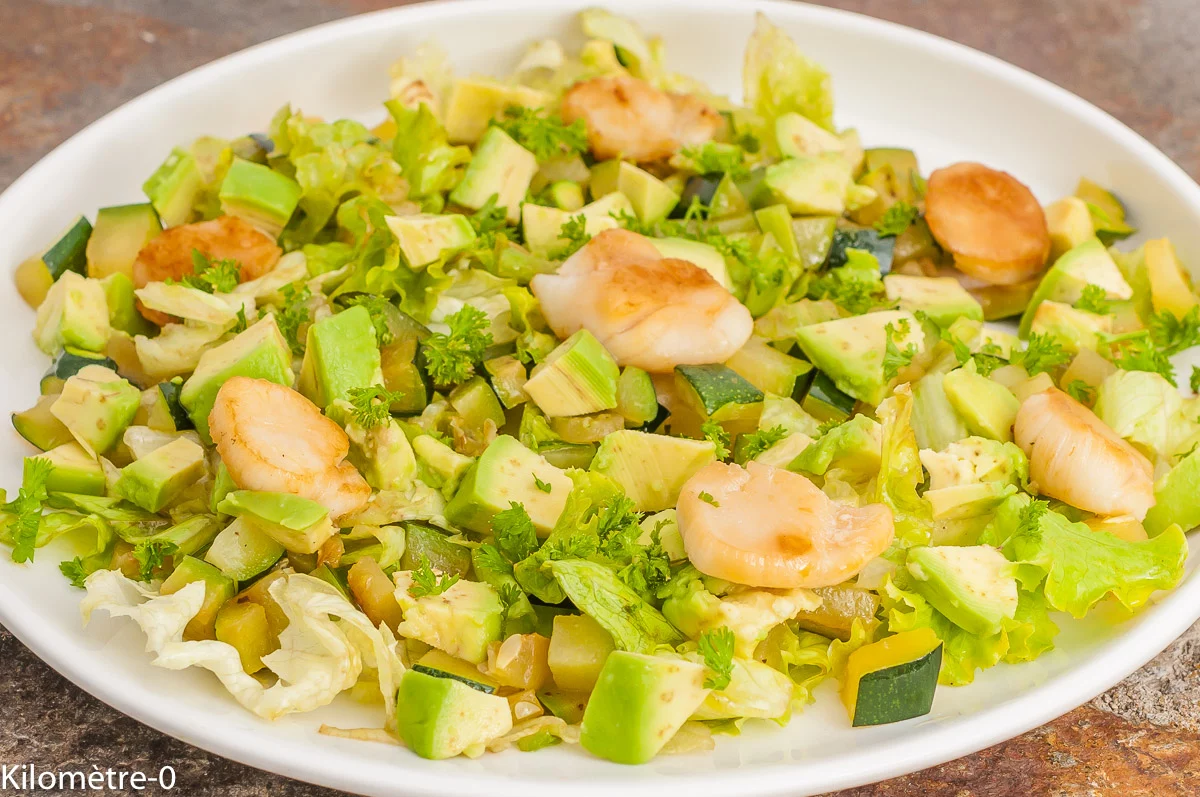 Photo de recette de salade, salade composée, avocat, courgette, légumes, été, saint jacques, facile de Kilomètre-0, blog de cuisine réalisée à partir de produits de saison et issus de circuits courts