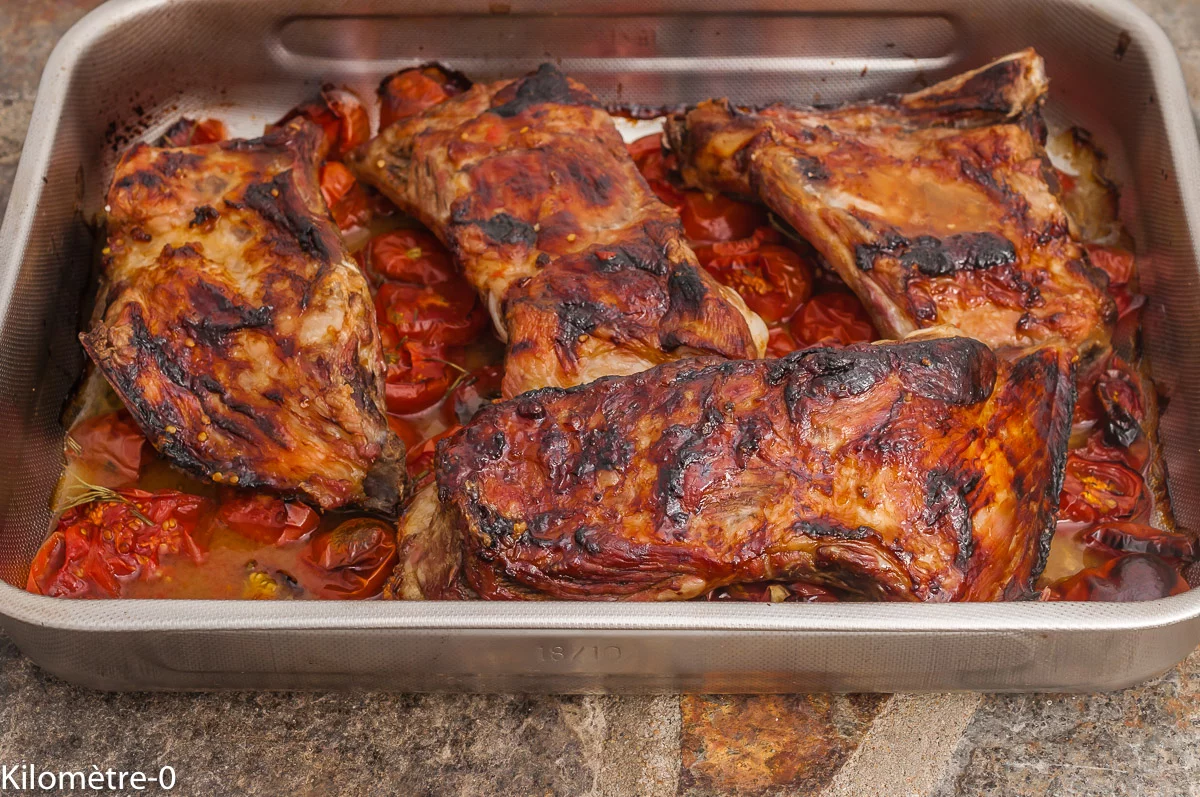 Photo de recette de travers de porc, spare ribs, marinade, miel, citron, tomates, estivale, été, facile, économique, Kilomètre-0, blog de cuisine réalisée à partir de produits de saison et issus de circuits courts