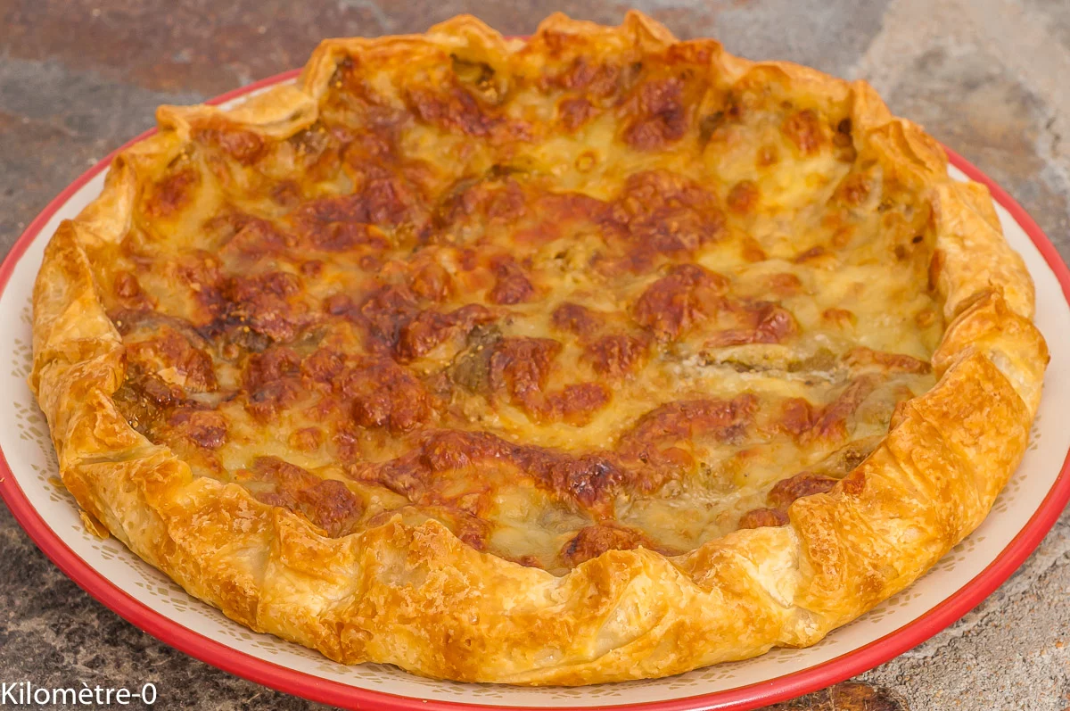 Photo de recette de tarte salée, figues, fromage, mozzarella, facile, végétarien, healthy, bio de Kilomètre-0, blog de cuisine réalisée à partir de produits de saison et issus de circuits courts
