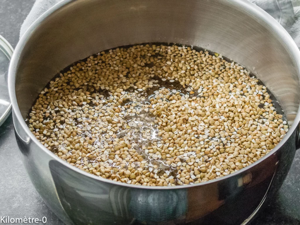 Salade de haricots rouges, sarrasin, tomates et concombre - Étape 2