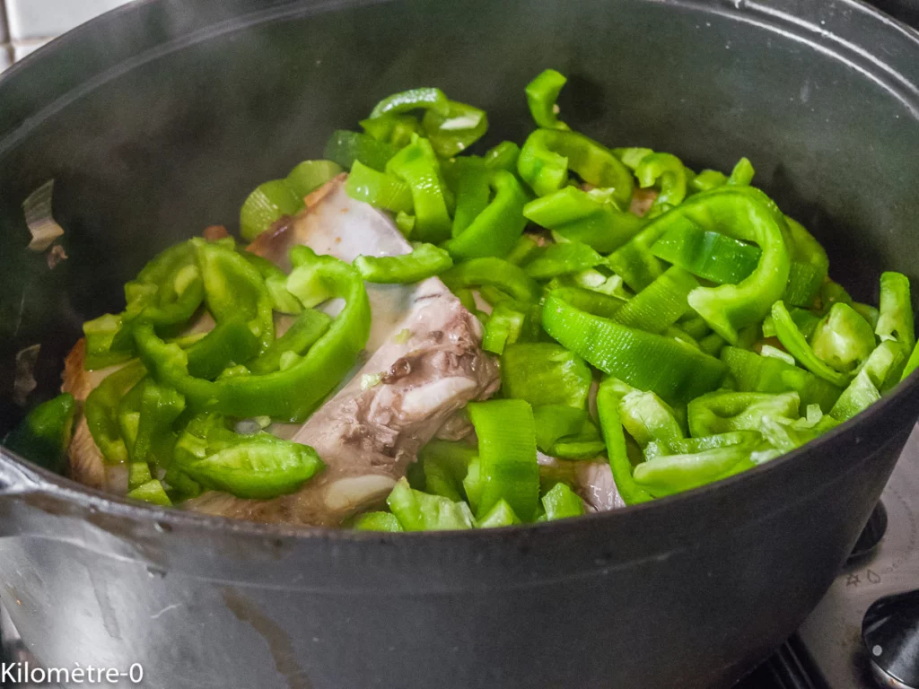 Travers de porc mijoté aux poivrons et aux tomates - Étape 8