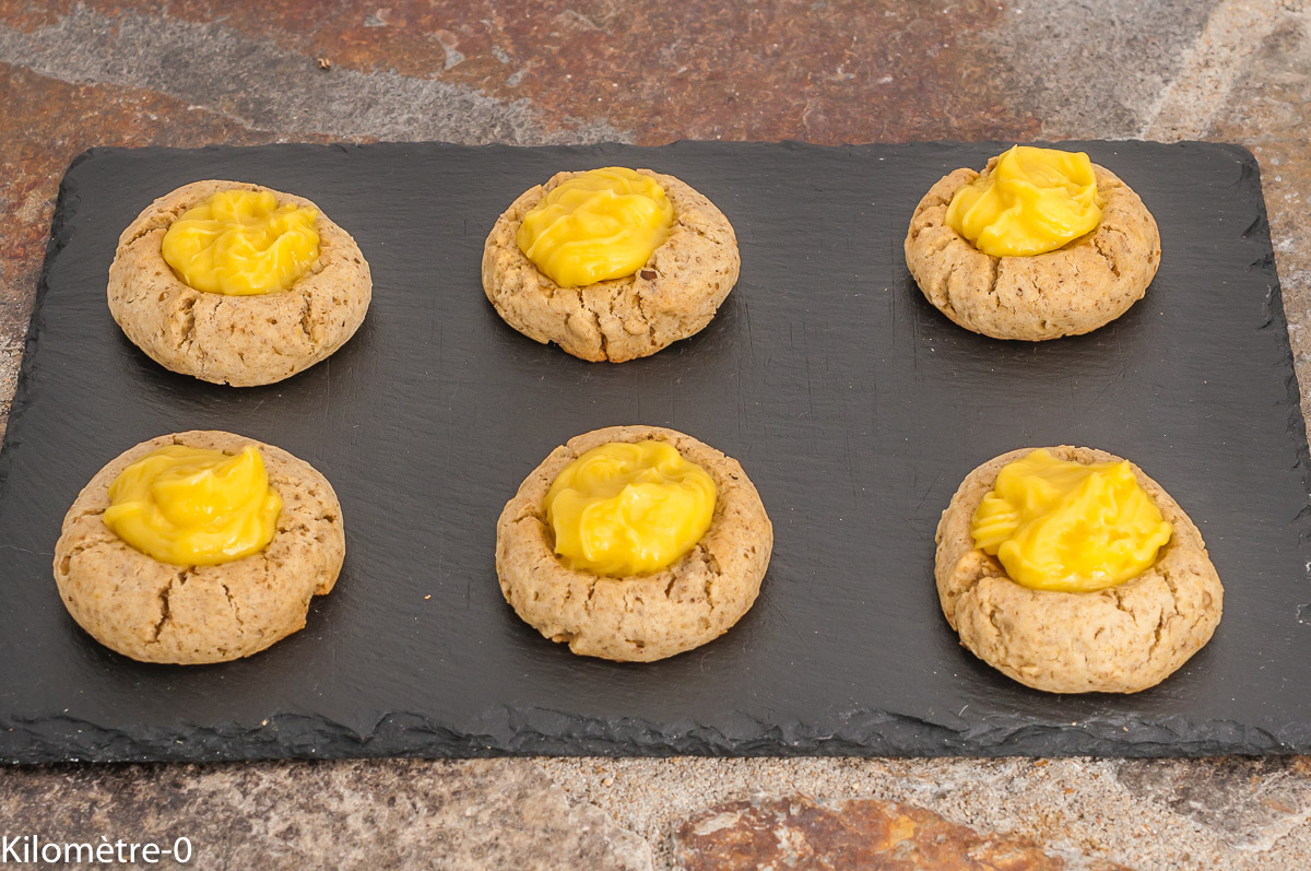 Photo de recette de biscuits, noix, citron, petits gâteaux, cake, lemon curd, gâteaux fourrés, bio, facile, healthy,  Kilomètre-0, blog de cuisine réalisée à partir de produits de saison et issus de circuits courts