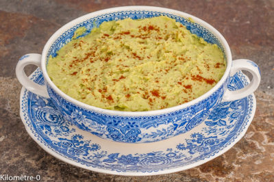 Photo de recette de houmous, pois chiches, avocat, tartinade, végétarien, healthy, apéro, bio, facile, Kilomètre-0, blog de cuisine réalisée à partir de produits de saison et issus de circuits courts