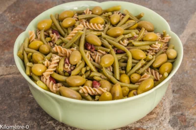 Photo de recette de salade, salade composée, haricots verts, haricots rouges, pâtes, lentilles, végétarienne, complète, healthy, facile, économmique, bio de Kilomètre-0, blog de cuisine réalisée à partir de produits de saison et issus de circuits courts