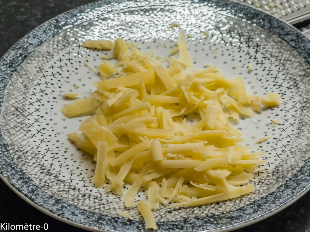 Oeuf dans un nid de pâtes sur un lit d&rsquo;épinards - Étape 14