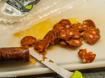 Préparation de pizza de chou romanesco au chorizo et crevettes, étape 9 sur 11