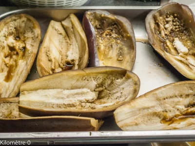 Aubergines farcies aux poires : étape 3 — Faites précuire les aubergines au four vapeur 10 minutes (ou cuit vapeur).