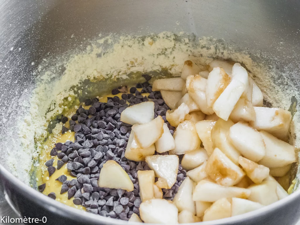 Gâteau du matin à la farine de pois chiches, poires et chocolat - Étape 5