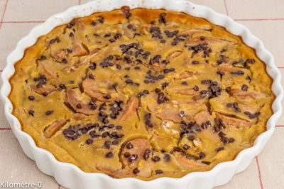 Photo de recette de clafoutis, lait d'avoine, lait végétal, poires, fruits, chocolat, facile, rapide bio, léger, Kilomètre-0, blog de cuisine réalisée à partir de produits de saison et issus de circuits courts