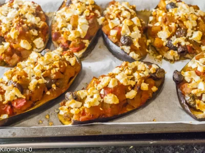 Aubergines farcies aux olives et à la fêta : étape 10 — Enfournez 30 minutes.
