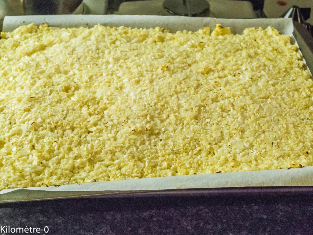 Pizza de chou fleur aux tomates, comté et oeufs - Étape 6