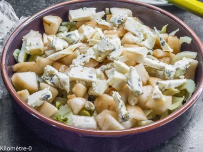 Gratin de de fenouil aux poires et au bleu : étape 5 — Dans un plat, déposez le fenouil, les poires et le bleu coupé en gros…