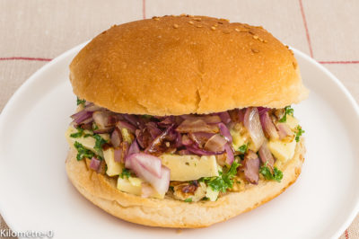 Photo de recette de burger végétarien, chou kale, noix, oignons, tomme, fromage, heatlhy, facile, bio; Kilomètre-0, blog de cuisine réalisée à partir de produits de saison et issus de circuits courts