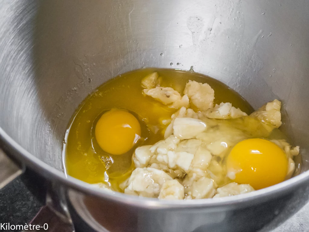 Cake à la noix de coco, cranberries et bananes de Nigella Lawson - Étape 3