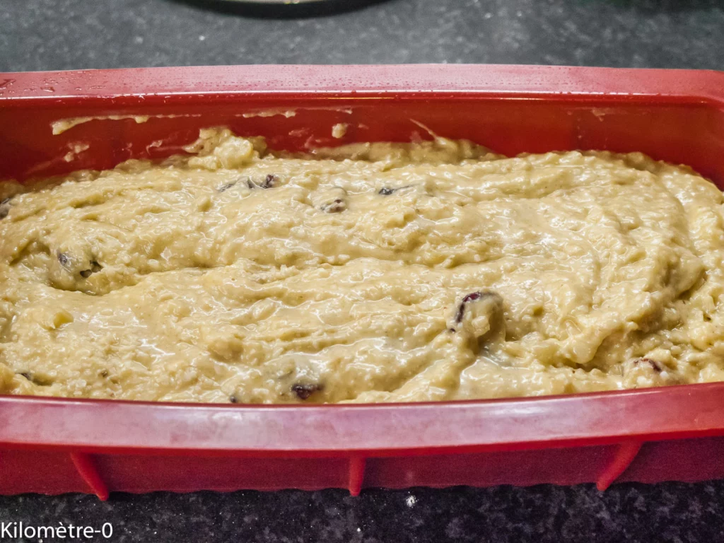 Cake à la noix de coco, cranberries et bananes de Nigella Lawson - Étape 6