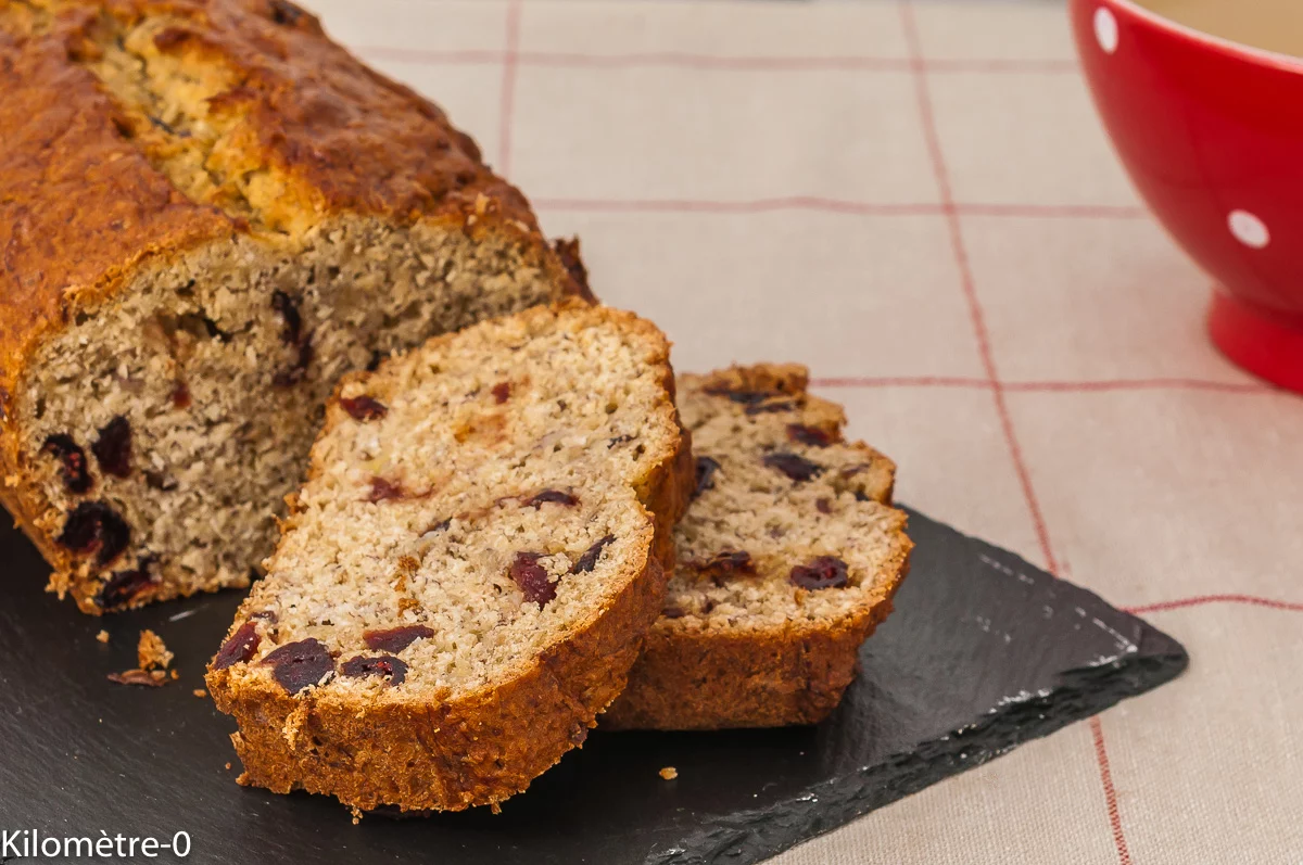 Photo de recette de pain, cake, noix de coco, cranberries, bananes, Nigella Lawson, gâteaux, cuisine anglaise, dessert anglais, bio, fruits Kilomètre-0, blog de cuisine réalisée à partir de produits de saison et issus de circuits courts