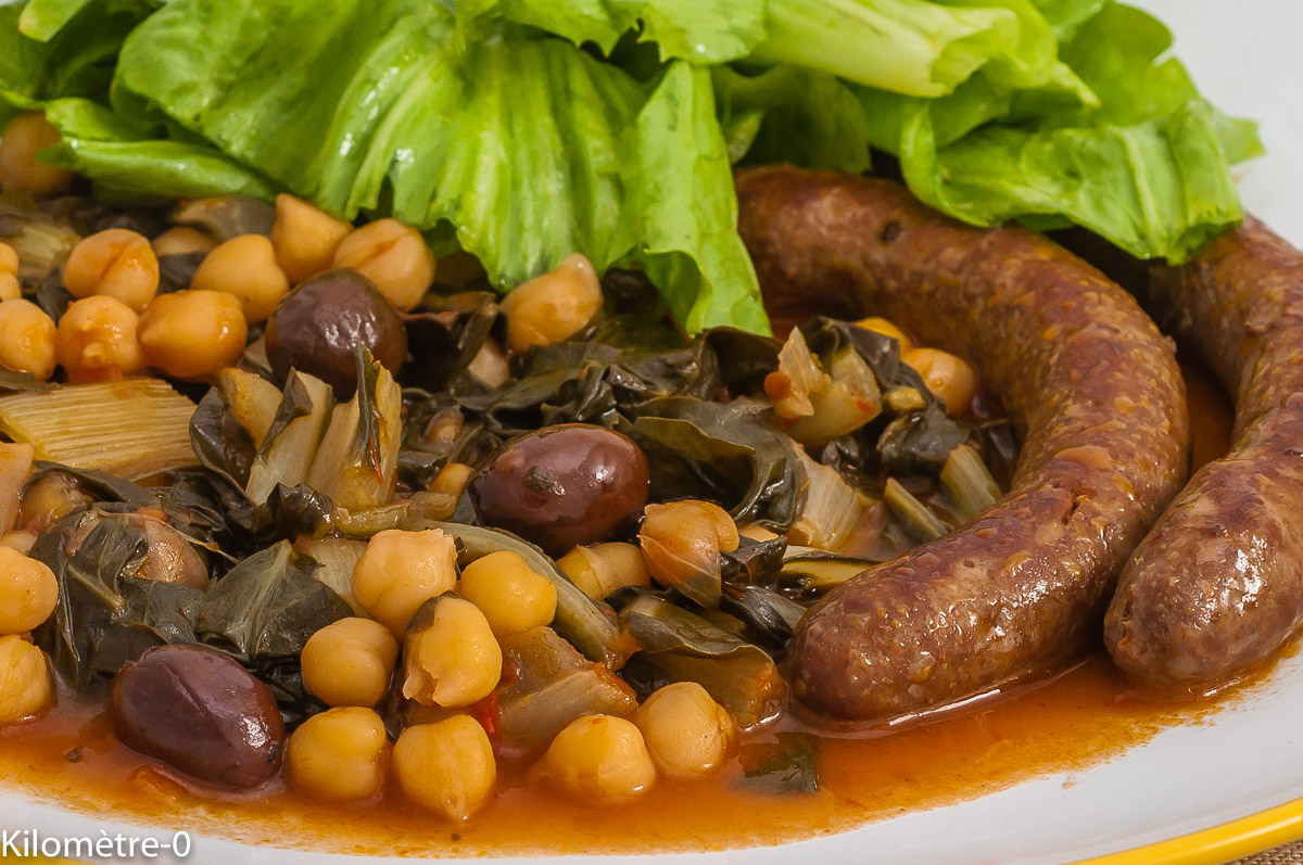 Photo de recette de merguez, pois chiche, épices, blettes, olives, facile, bio, automne, hiver,  Kilomètre-0, blog de cuisine réalisée à partir de produits de saison et issus de circuits courts