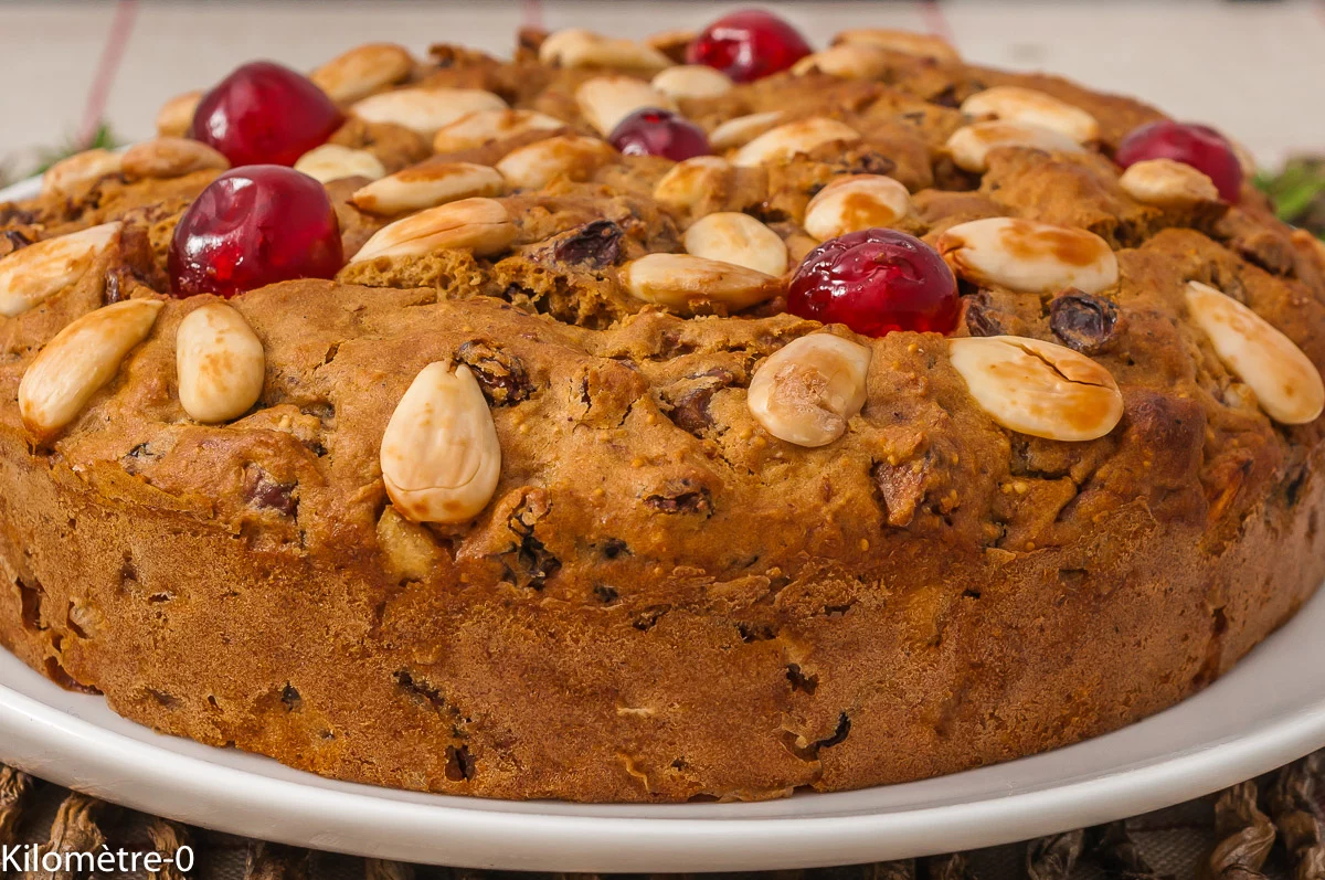 Photo de recette italienne, Noël, régionale, cuisine de Noël, dessert, gâteau, lo, zelten, trentino, gâteau italien, Noël, fruits secs, fruits confits, amandes, figues, raisins secs, oranges confites, facile, traditionnel, bio de , de Kilomètre-0, blog de cuisine réalisée à partir de produits de saison et issus de circuits courts