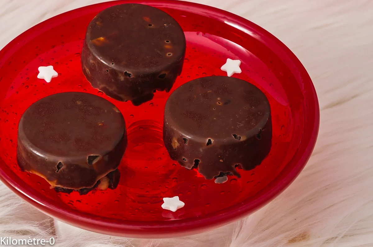 Photo de recette de bonbons, chocolat, lait concentré, noisettes, Noël, cadeau gourmand, facile, rapide, Kilomètre-0, blog de cuisine réalisée à partir de produits de saison et issus de circuits courts