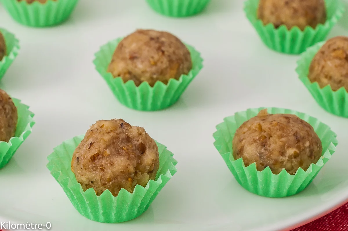 Photo de recette de bouchées, noix, café, Noël, facile, sans cuisson, rapide, healthy, bio de Kilomètre-0, blog de cuisine réalisée à partir de produits de saison et issus de circuits courts