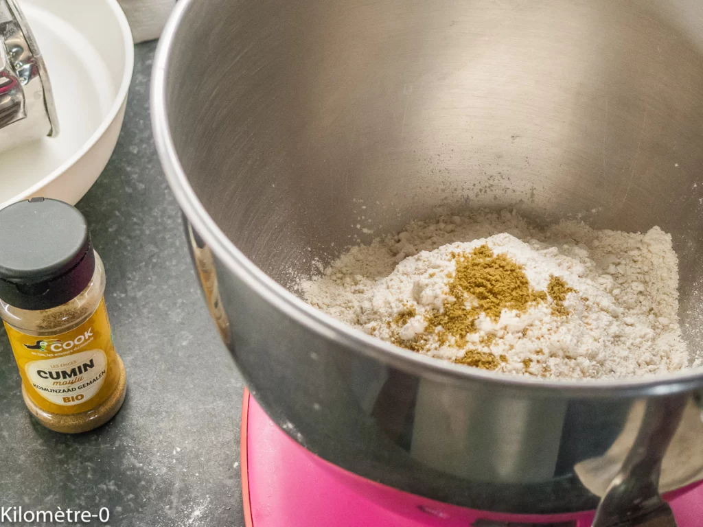 Saratele, bâtonnets croquants fêta cumin (Roumanie) - Étape 1