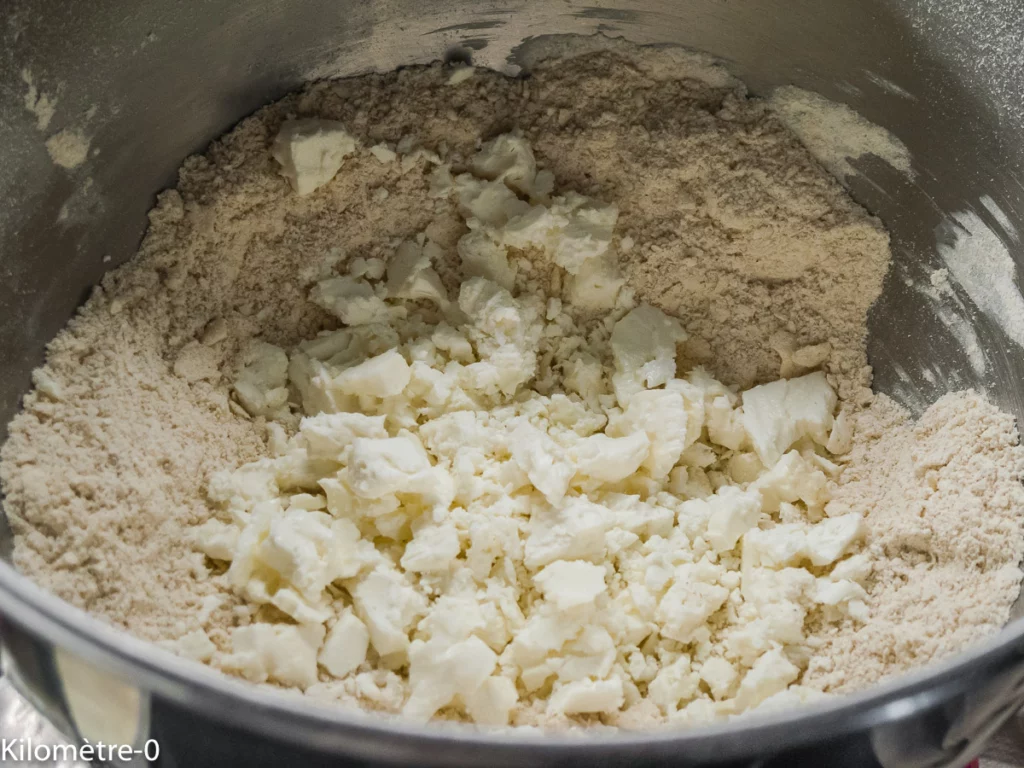 Saratele, bâtonnets croquants fêta cumin (Roumanie) - Étape 3