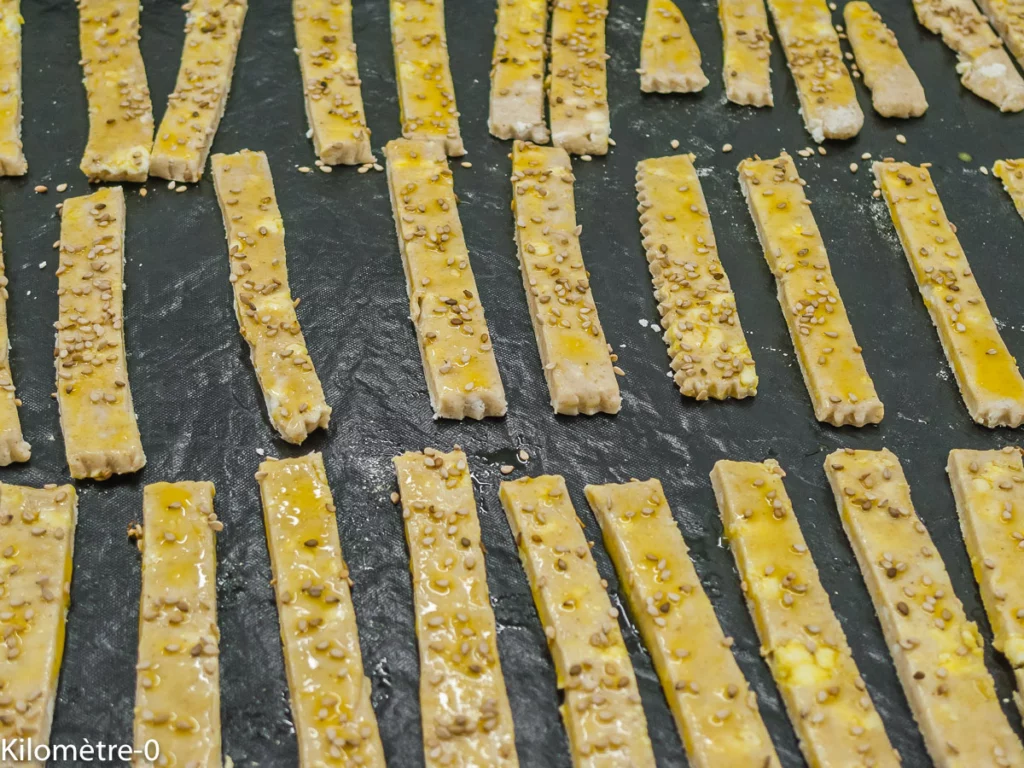 Saratele, bâtonnets croquants fêta cumin (Roumanie) - Étape 8