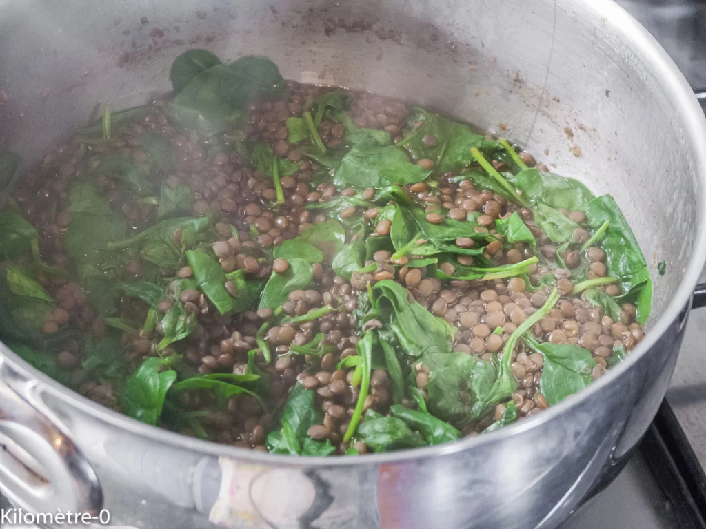 Lentilles aux épinards, tofu fumé et grenade - Étape 3