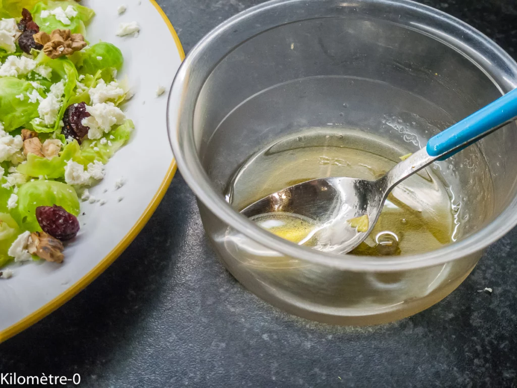 Salade de feuilles de choux de Bruxelles - Étape 4