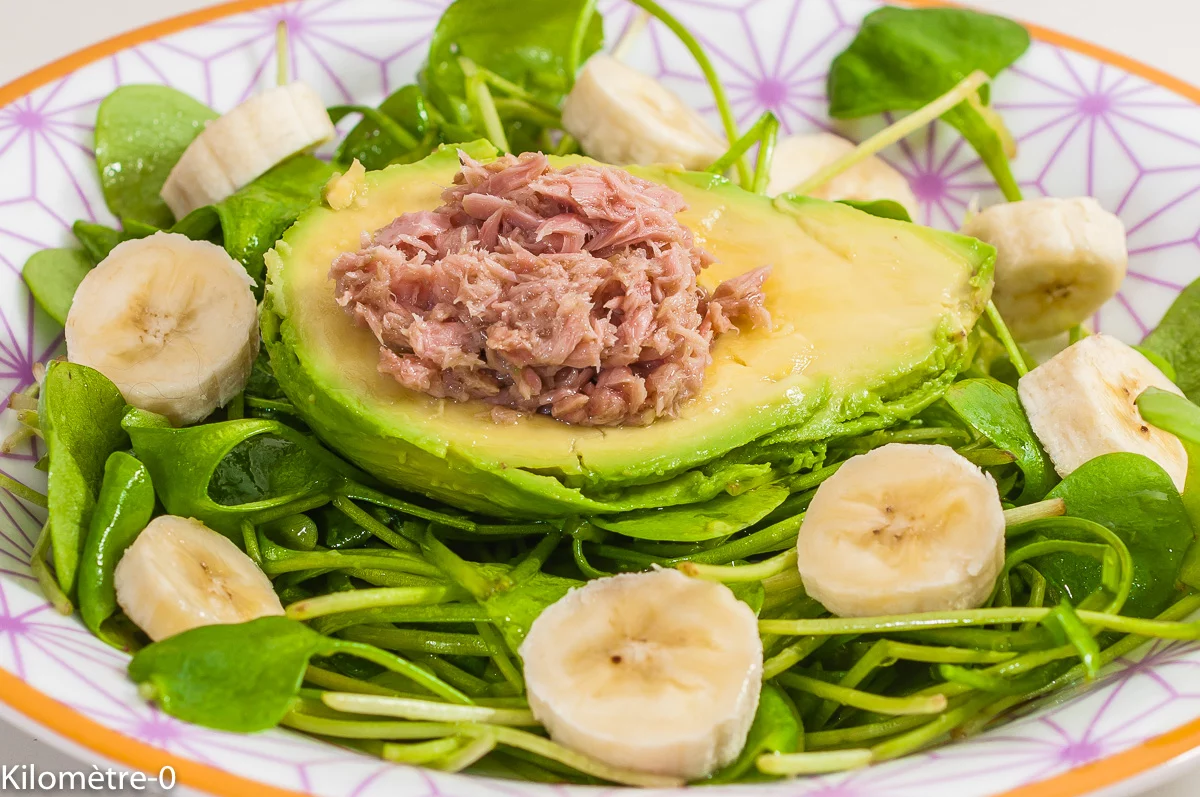 Photo de recette de salade argentine, avocat, salade, bananes, thon, facile, healthy, rapide, légumes, sud américaine, cuisine du monde, Kilomètre-0, blog de cuisine réalisée à partir de produits de saison et issus de circuits courts
