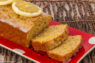 Photo de recette de cake, citron, graines de chia, gâteau, glaçage, dessert, bio, léger, Kilomètre-0, blog de cuisine réalisée à partir de produits de saison et issus de circuits courts