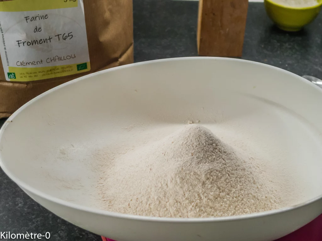 Cake salé aux poires, chorizo et fourme d&rsquo;Ambert - Étape 2