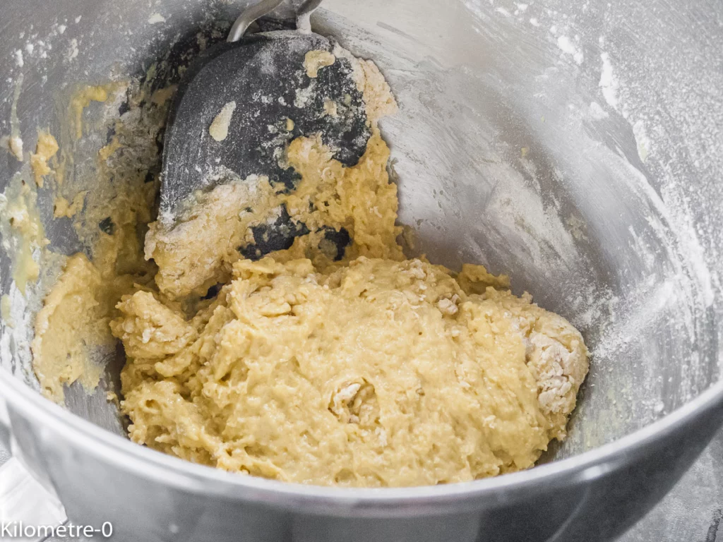 Cake salé aux poires, chorizo et fourme d&rsquo;Ambert - Étape 3