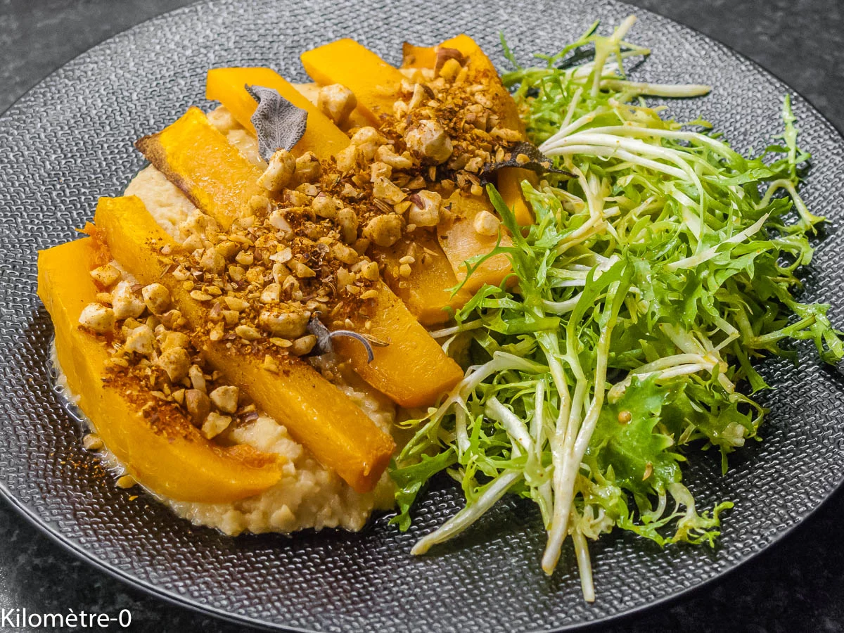 Photo de recette de courge, butternut, pois chiche, purée, houmous, noisettes, cuisine végétarienne, facile, healthy, léger, bio, automne, hiver, Kilomètre-0, blog de cuisine réalisée à partir de produits de saison et issus de circuits courts