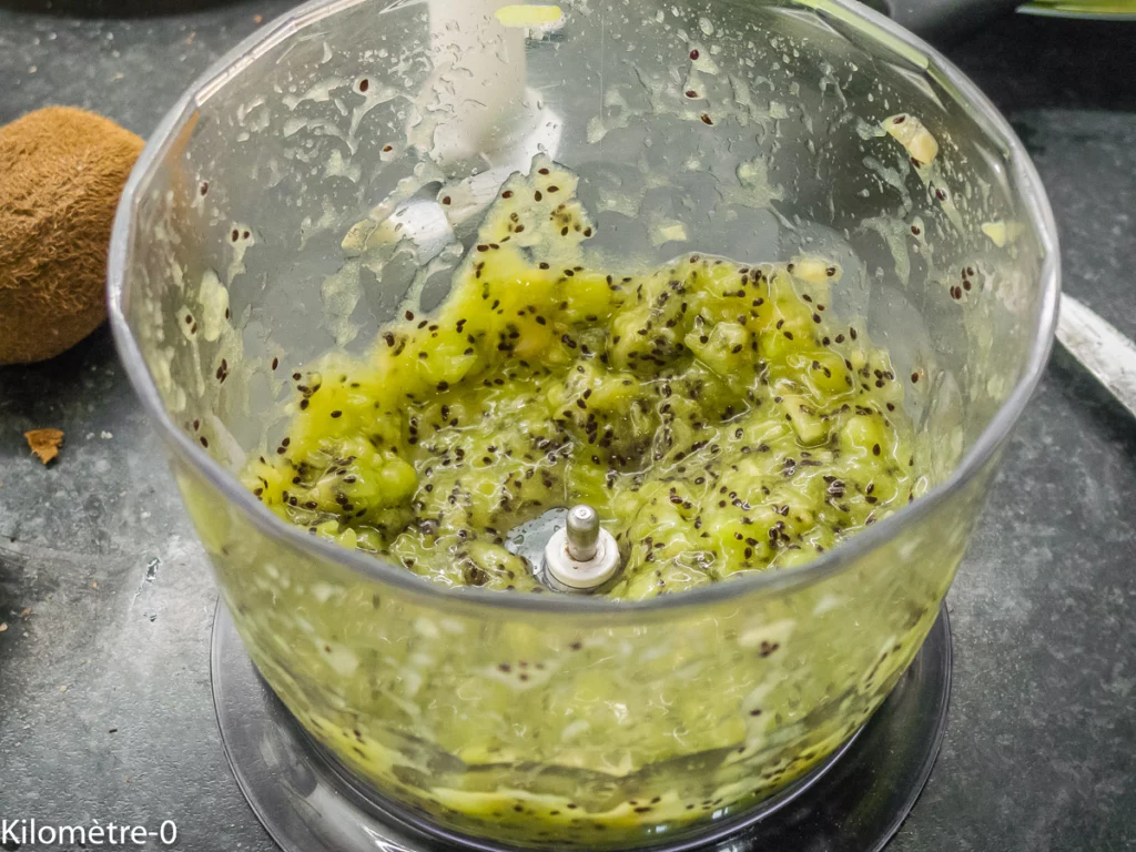 Gâteau renversé facile aux kiwis locaux - Étape 7