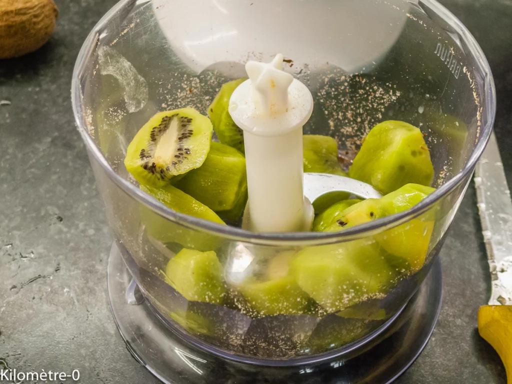 Gâteau du matin au lait de coco, amandes et kiwis - Étape 1