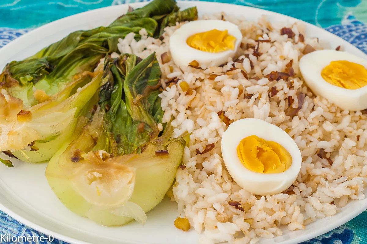 Photo de recette de riz sauté, chou, pak choi,oeuf poché, facile, végétarien, healthy, bio, rapide, Kilomètre-0, blog de cuisine réalisée à partir de produits de saison et issus de circuits courts