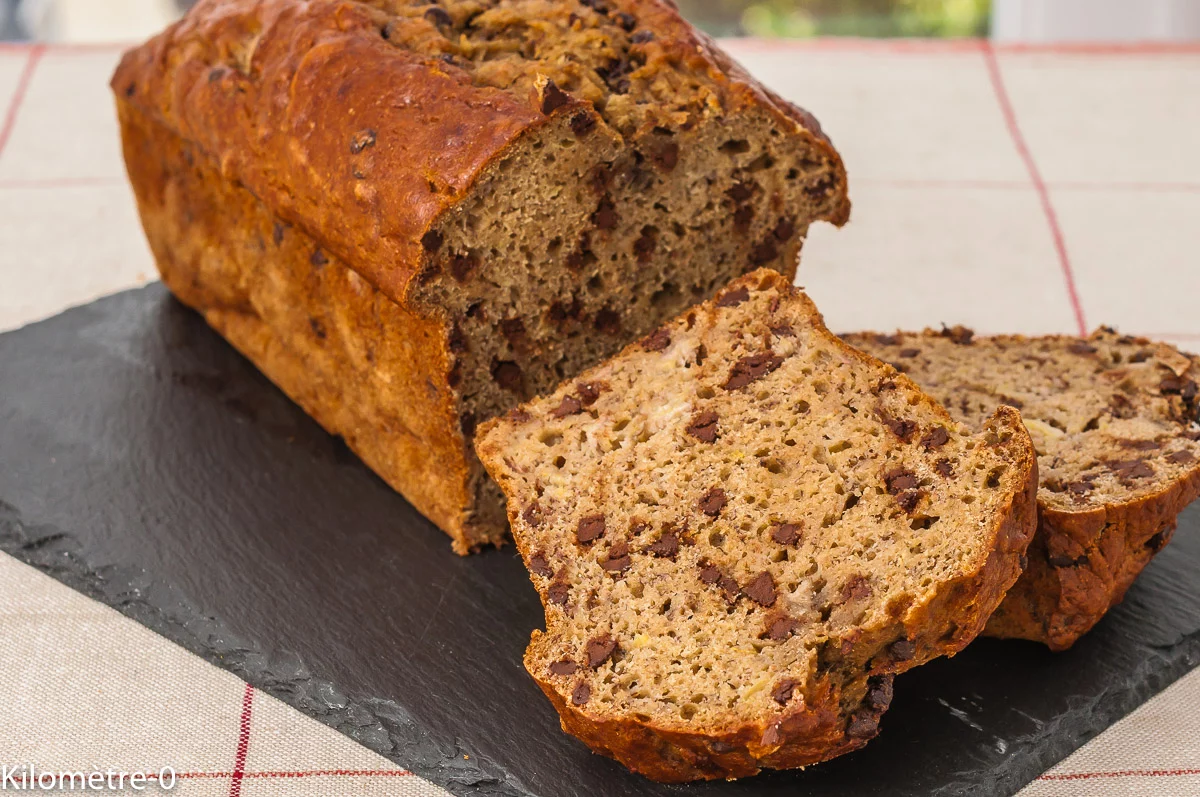 Photo de recette de gâteau du matin, cake facile, rapide, banane, chocolat, bio de Kilomètre-0, blog de cuisine réalisée à partir de produits locaux et issus de circuits courts