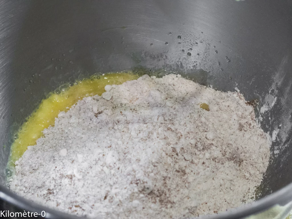 Gâteau du matin noisettes, noix et poires - Étape 4