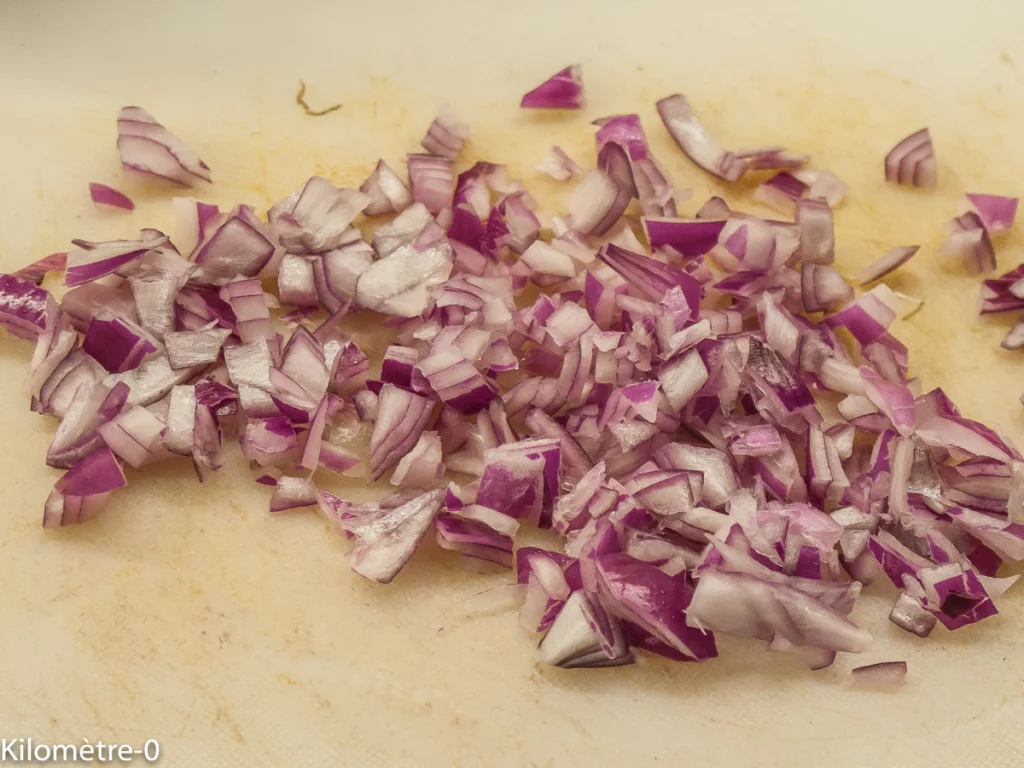 Socca aux oignons rouges, olives et anchois - Étape 3