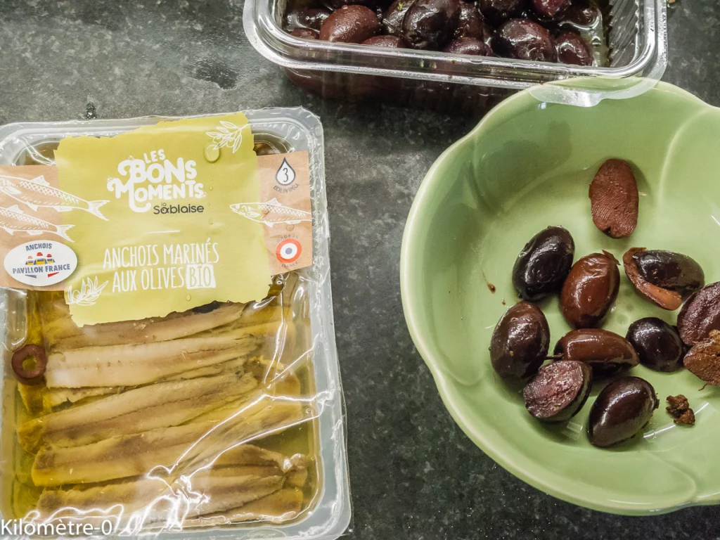 Socca aux oignons rouges, olives et anchois - Étape 5