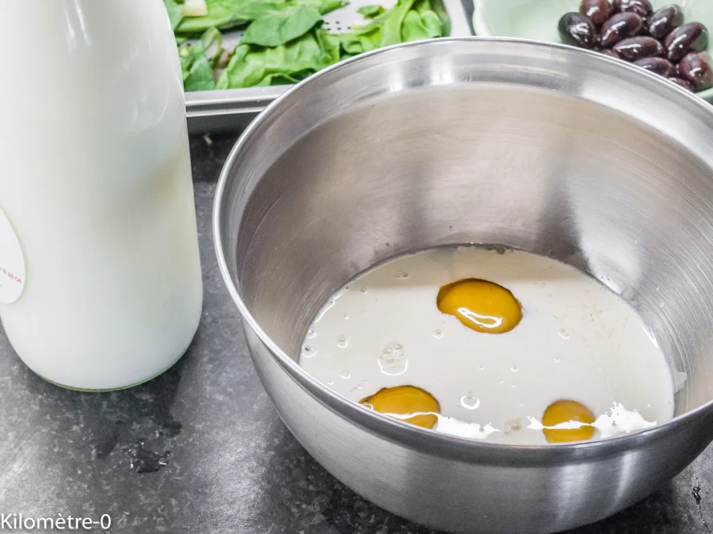 Cake salé aux oignons, thon et olives - Étape 2