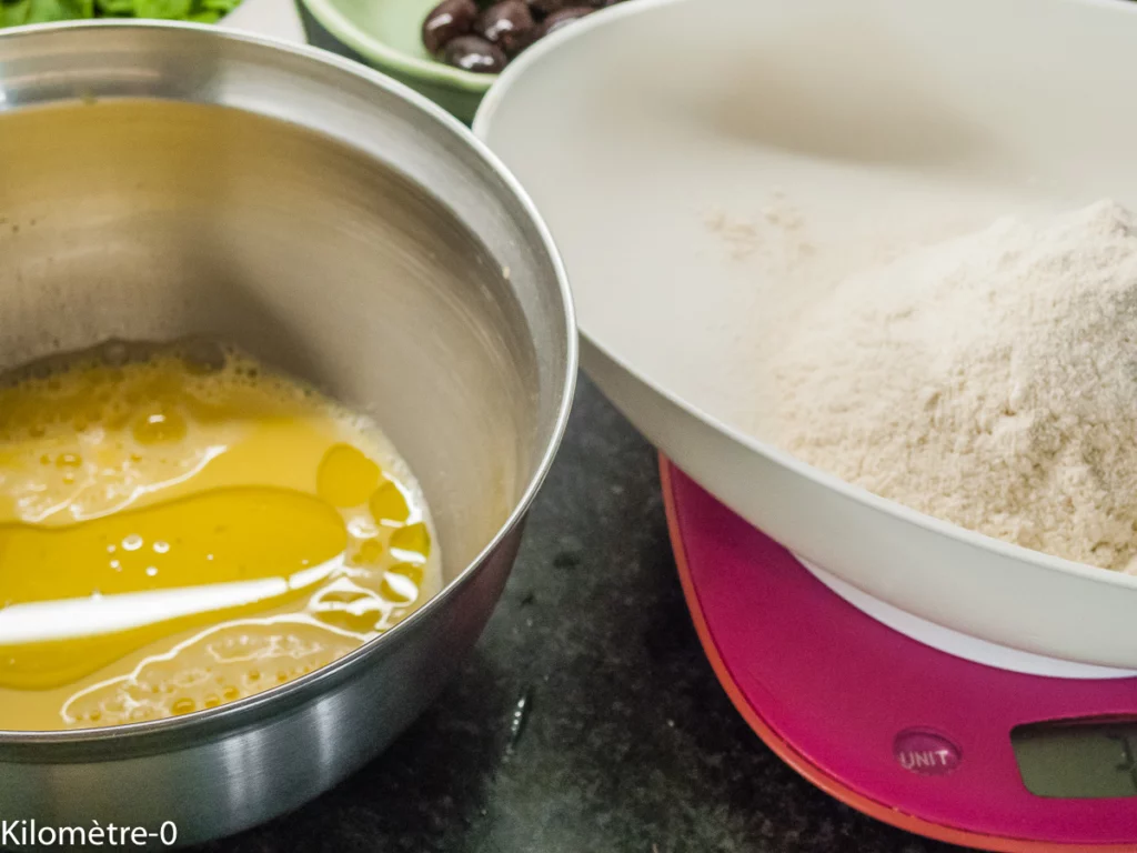 Cake salé aux oignons, fêta et olives - Étape 6