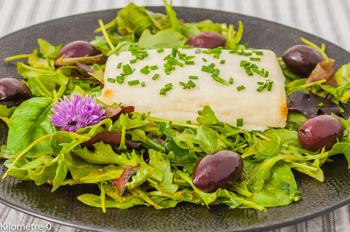Photo de recette de fêta, grillé, olives, salade, mesclun, bio, rapide, Kilomètre-0, blog de cuisine réalisée à partir de produits de saison et issus de circuits courts