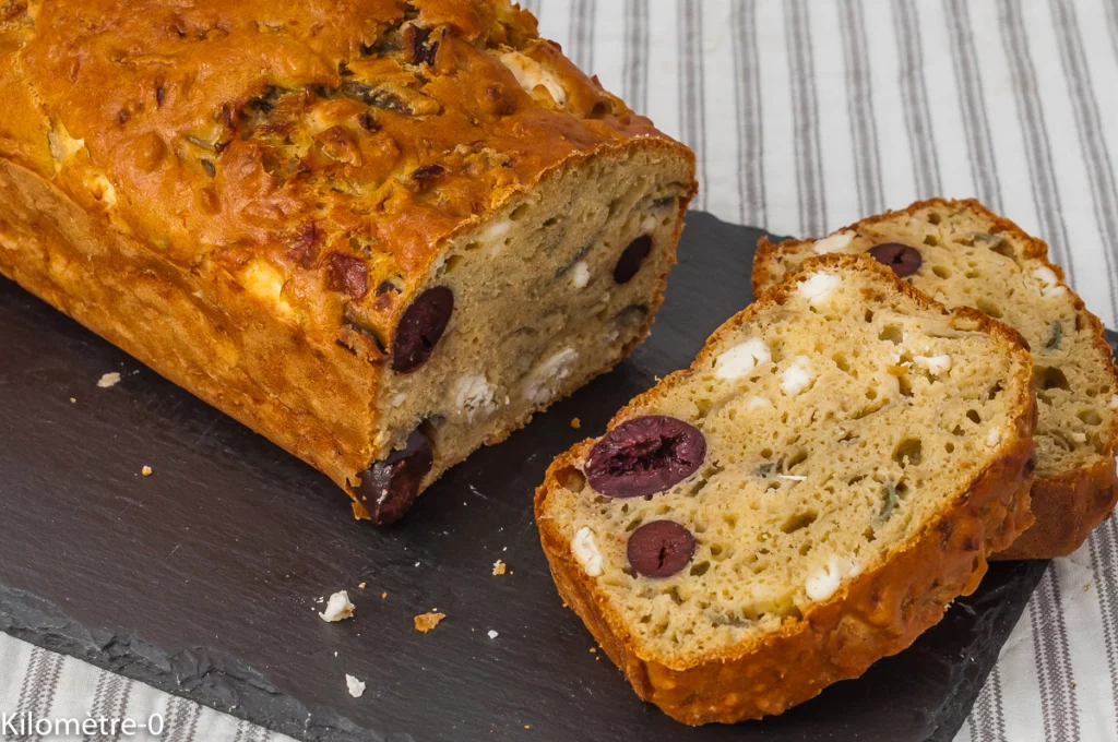 Cake salé aux oignons, fêta et olives - Étape 9