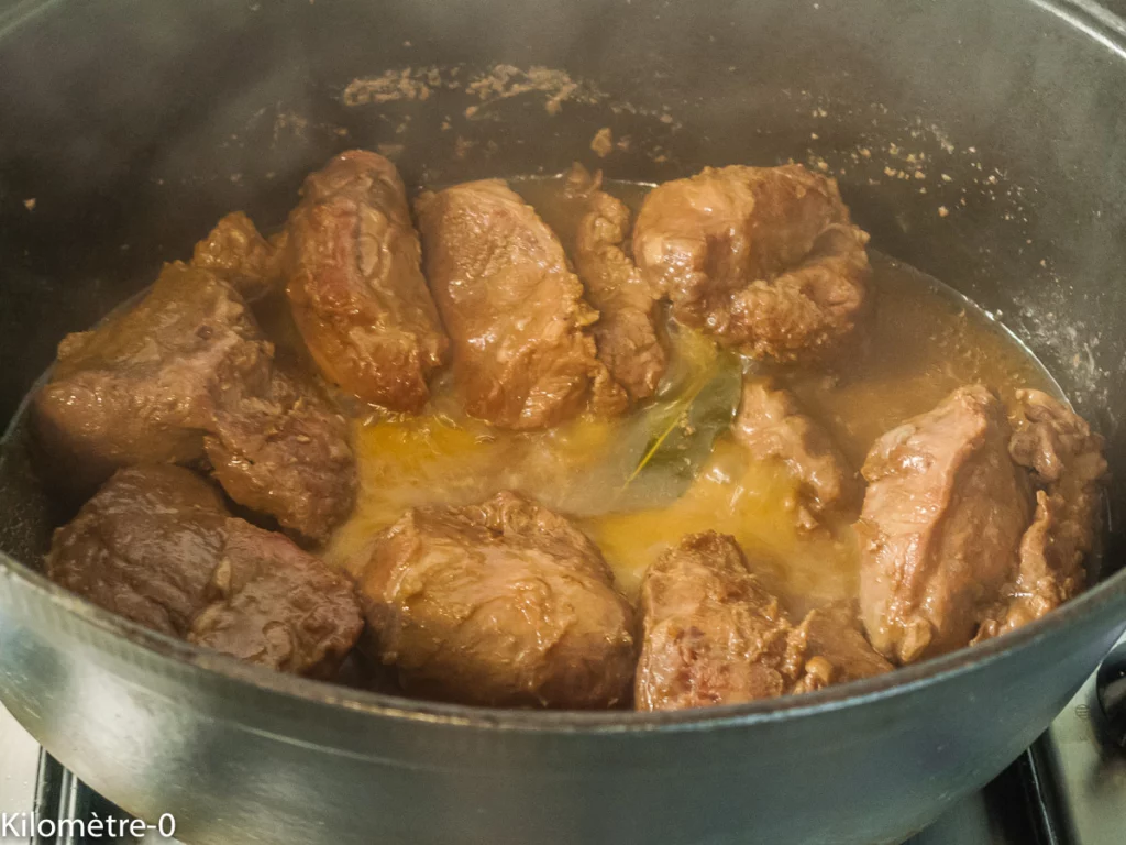 Joues de porc aux carottes et petits pois - Étape 5